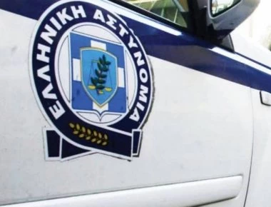 Ευρυτανία: Πλανόδιοι πωλητές έπιασαν γιαγιά από το λαιμό και της άρπαξαν 4.500 ευρώ